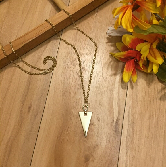 Jewelry - NWOT* Gold Toned Minimalist Triangle Long Necklace